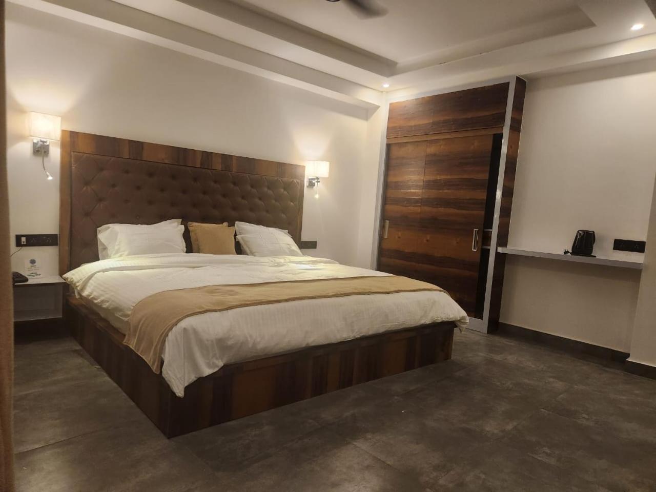 Blue Angel Guest House Shillong Esterno foto