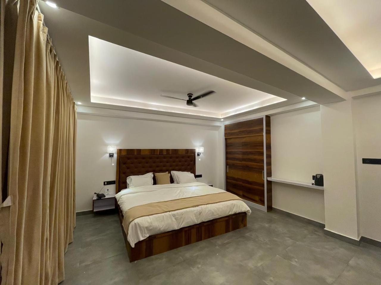 Blue Angel Guest House Shillong Esterno foto