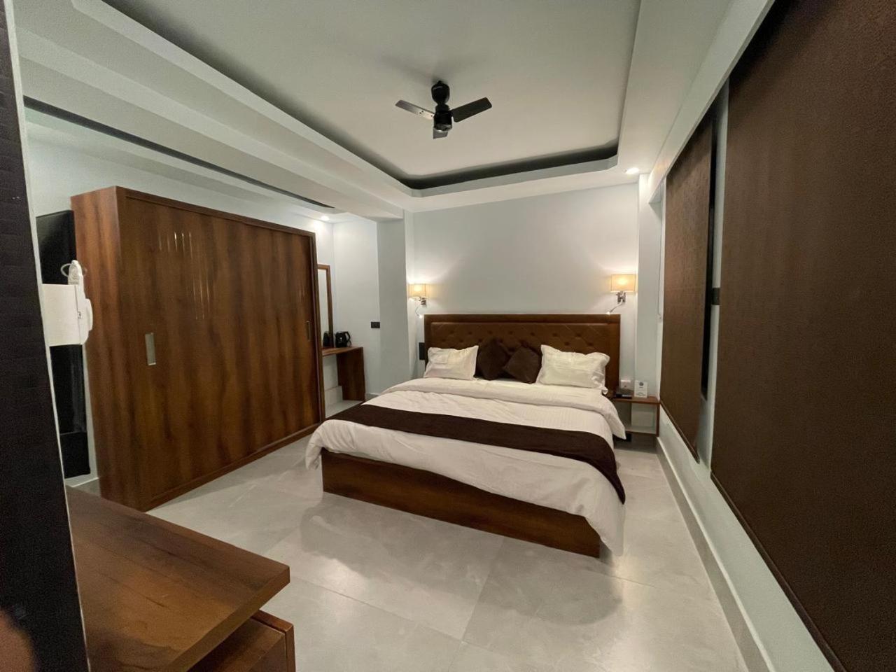 Blue Angel Guest House Shillong Esterno foto