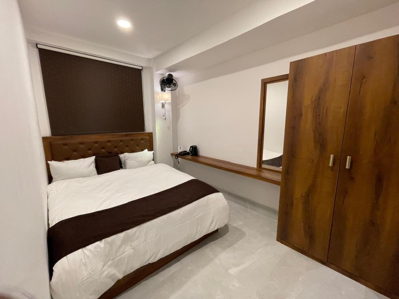 Blue Angel Guest House Shillong Esterno foto